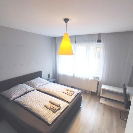 Alisa Apartments Kostomlaty nad Labem Екстер'єр фото