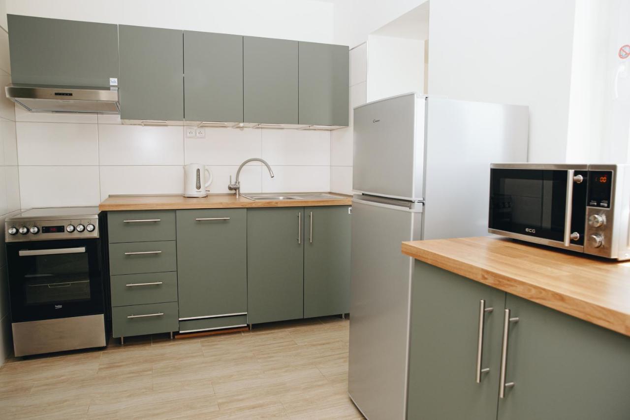 Alisa Apartments Kostomlaty nad Labem Екстер'єр фото