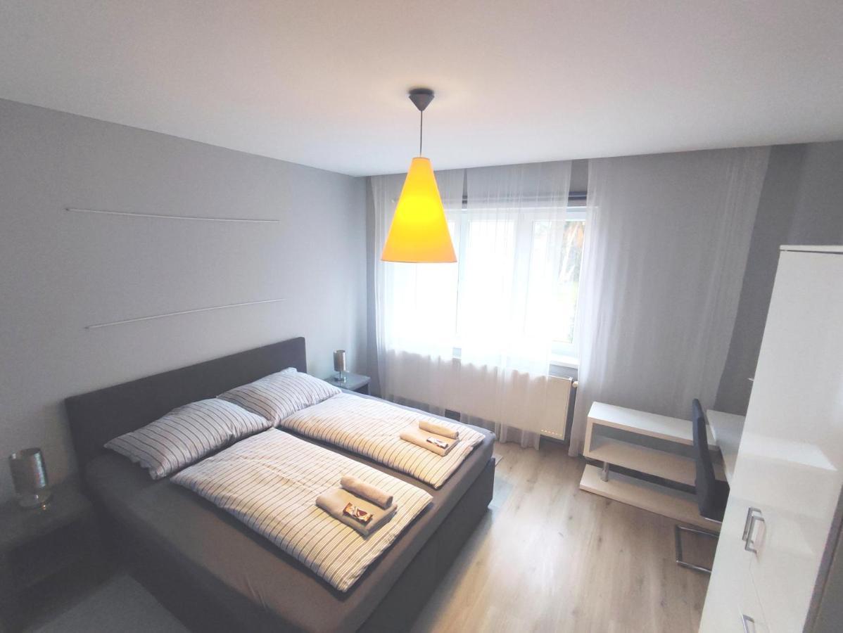 Alisa Apartments Kostomlaty nad Labem Екстер'єр фото